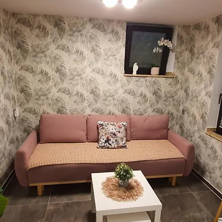 Ruhiges Mit Garten & Terrasse, Parkplatz * Neuss